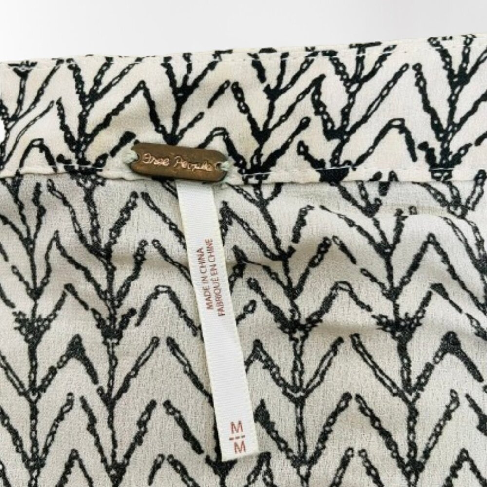 FREE PEOPLE Stars Aligned Bell Sleeve Crop Top Blouse in Chevron Tribal Size M - Picture 6 of 11